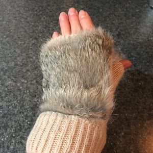 Faux rabbit fur fingerless gloves